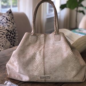 Liebeskind Berlin Chelsea Tote- snakeskin embossed